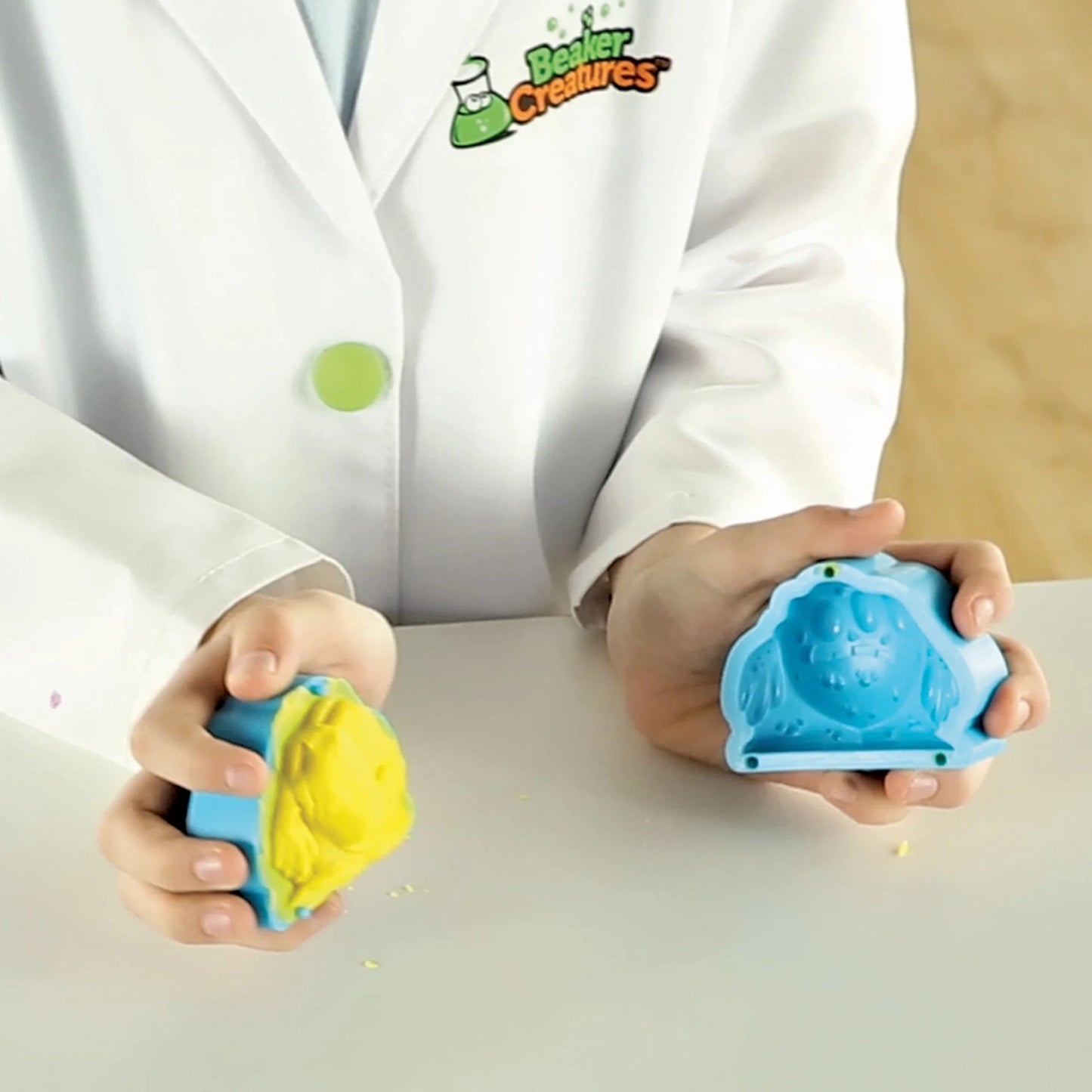 Beaker Creatures Alien Experiment Lab - 18 Pieces Boys and Girls Ages 5, 6, 7+ Science Toys, Science Kit for Kids